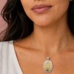 Colgante Virgen de Guadalupe Oval en Plata 925 con Oro