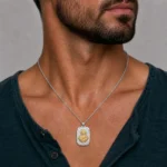 Colgante Sagrado Corazón Rectangular en Plata 925 con Oro