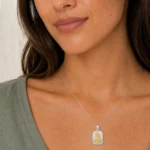 Colgante Virgen del Carmen Rectangular en Plata 925 con Oro